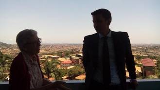 Visita del Cónsul de la Embajada de España 