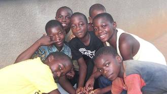 Colonia para niños y jóvenes en Camerún
